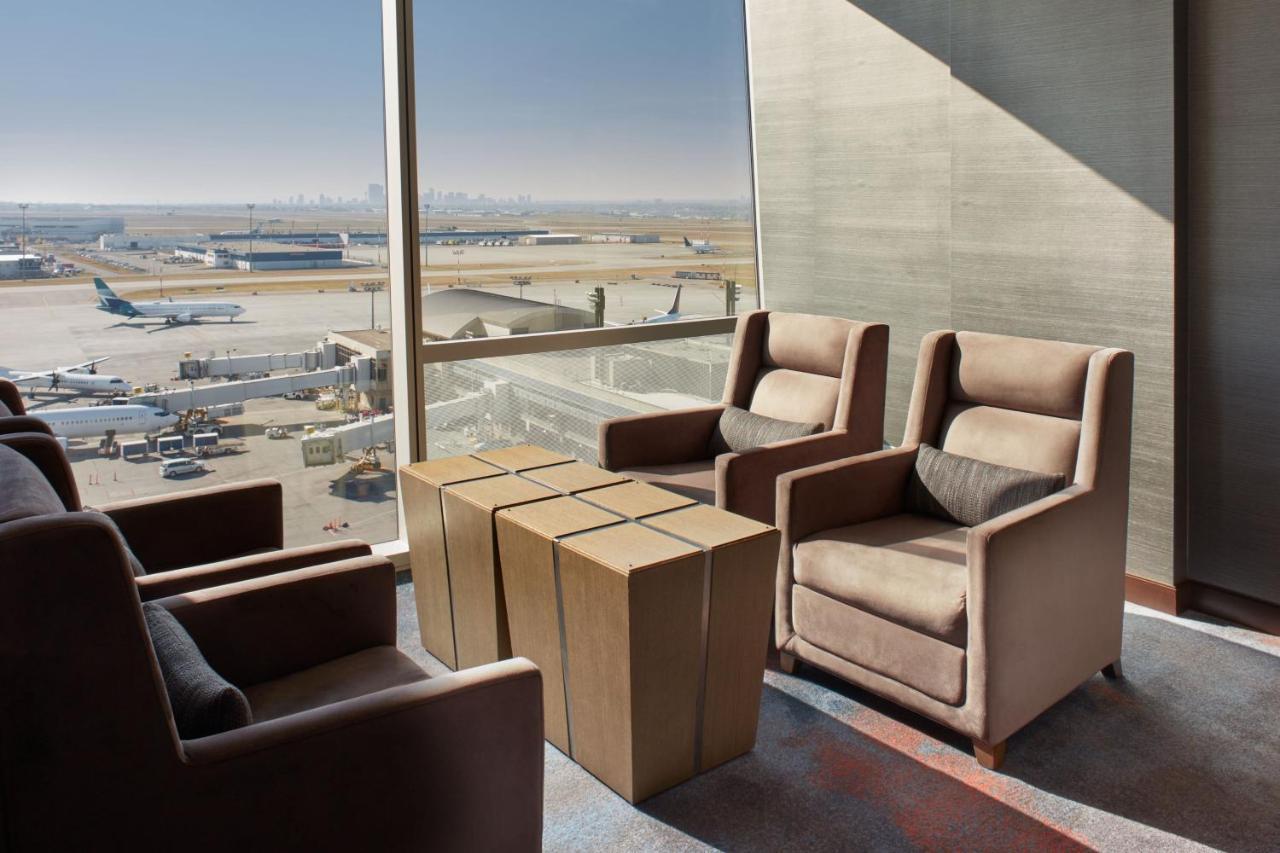 Calgary Airport Marriott In-Terminal Hotel Exterior photo